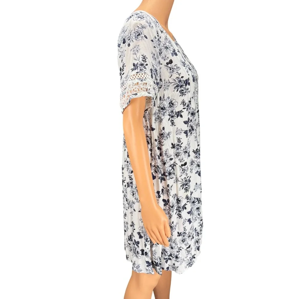Torrid Floral Pintuck Lace Trim Babydoll Dress White Navy Cottage Core + Size 00